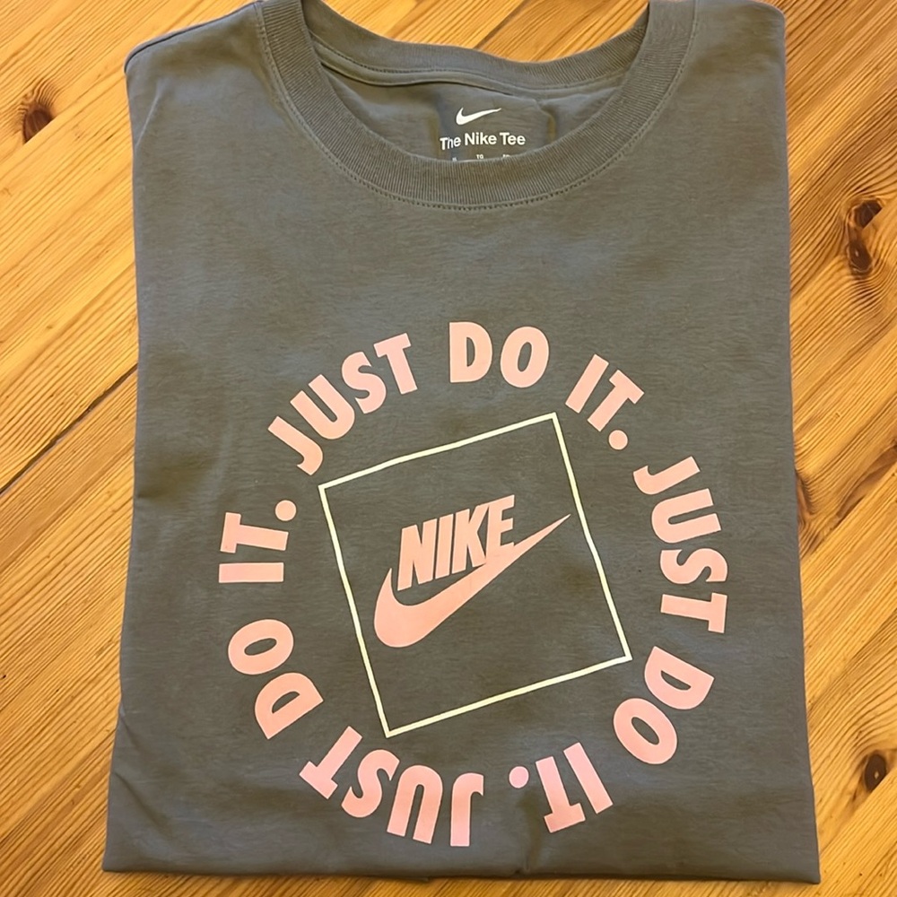 Nike Tee